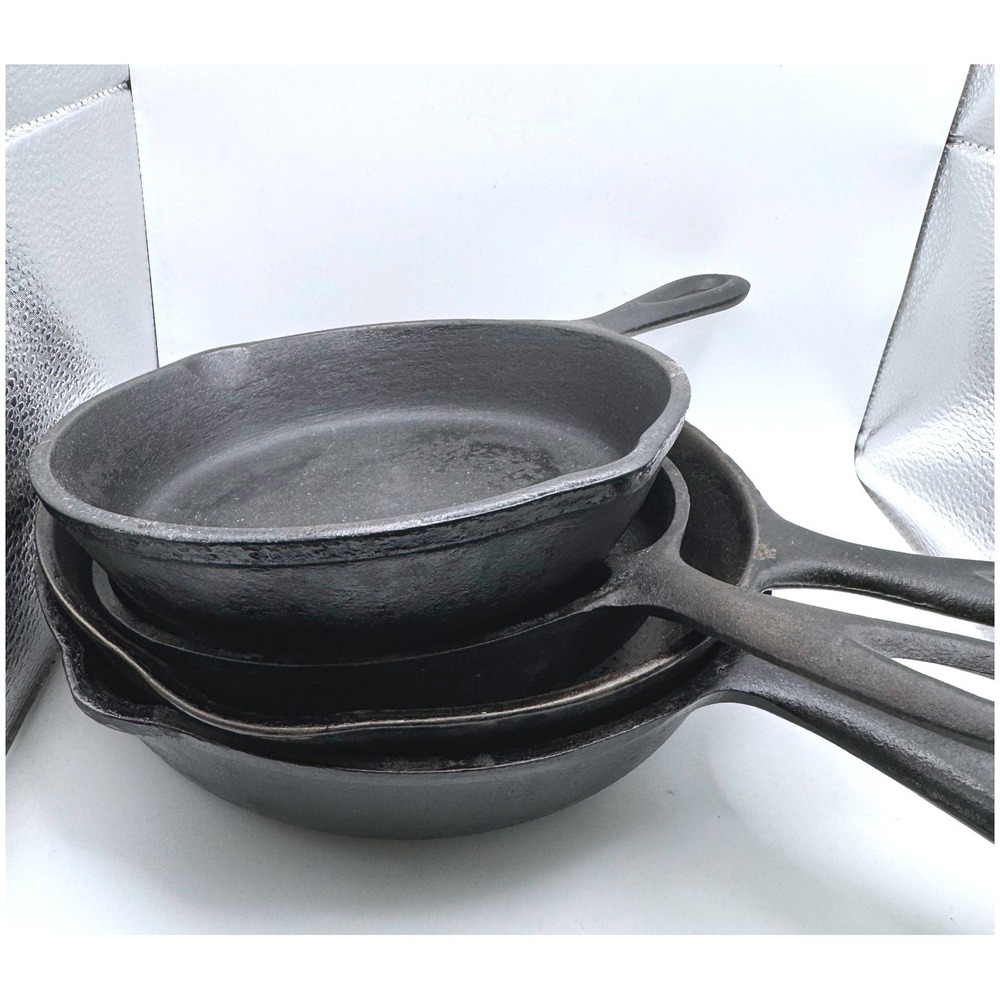 3 Vintage Cast Iron Skillets and 6-Wedge Corn Bread Pan Set Black 4 Piece